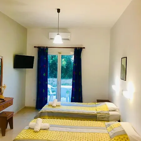 In Studio - Banos 1 Studio And Swimming Pool * Roda (Corfu)