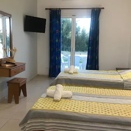 Affittacamere In Studio - Banos 1 Studio And Swimming Pool *