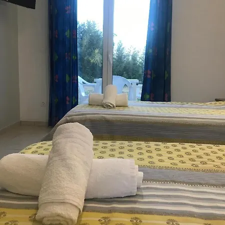 In Studio - Banos 1 Studio And Swimming Pool Affittacamere Roda (Corfu)